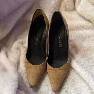 Hype Tan Croc-Embossed Heels